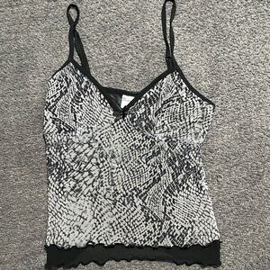 No Boundaries Going Out Top